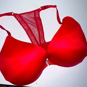 Button in front Victoria secret bra brand new condition 34DD